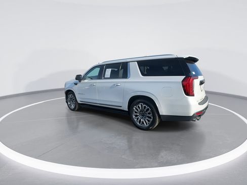 Used 2023 GMC Yukon XL Denali Ultimate w/ LPO, Floor Liner Package AWD/4WD image 6