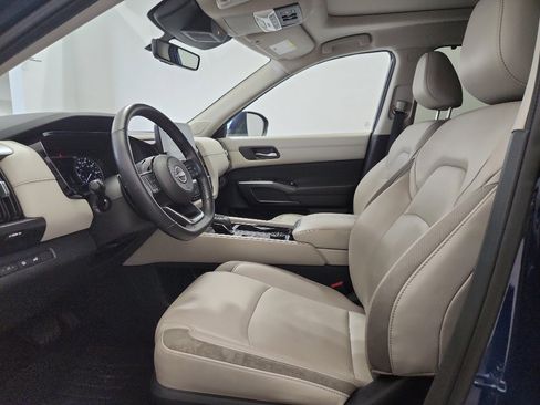 Used 2023 Nissan Pathfinder SL w/ SL Premium Package image 6