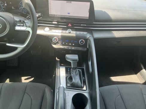 Used 2024 Hyundai Elantra SEL FWD image 20