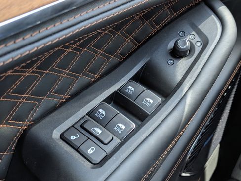 New 2026 Jeep Grand Cherokee L Summit AWD/4WD image 24