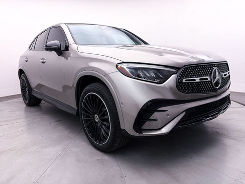 Used 2024 Mercedes-Benz GLC 300 4MATIC w/ AMG Line image 12