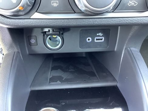 Used 2025 Nissan Versa SV w/ Trunk Package image 27