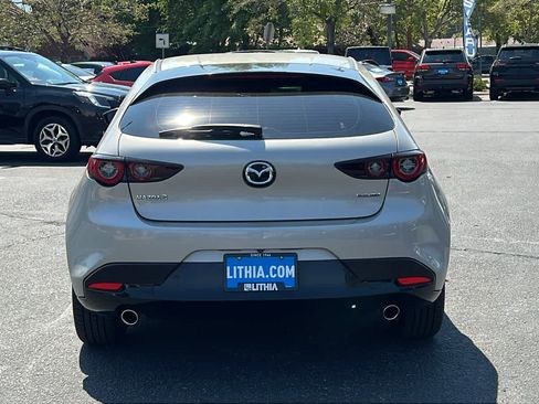 Used 2022 MAZDA MAZDA3 s FWD image 6