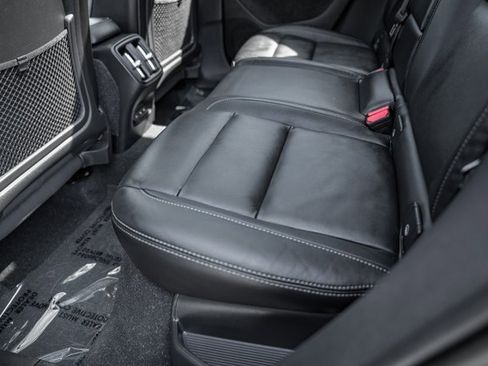 Certified 2023 Volvo XC40 B5 Plus w/ Driver Assist Package image 31