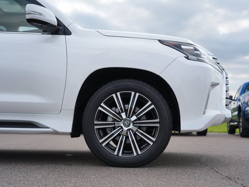 Used 2016 Lexus LX 570 4WD w/ Luxury Package image 11
