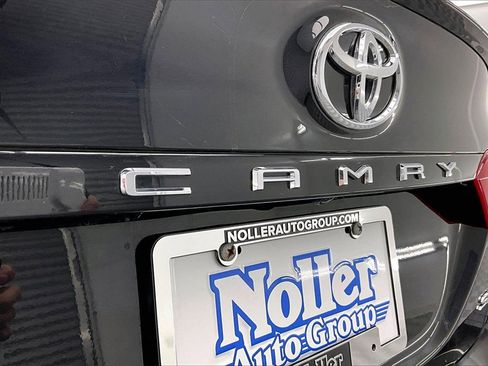 Used 2021 Toyota Camry SE image 8