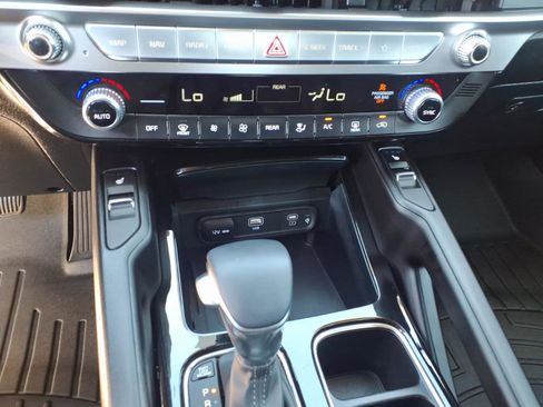 Used 2024 Kia Telluride S FWD image 15