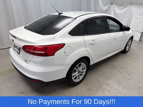 Used 2018 Ford Focus SE image 2