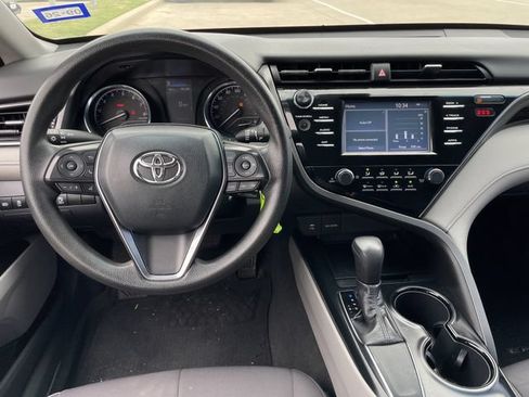 Used 2019 Toyota Camry LE FWD image 11