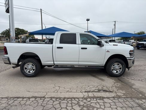 New 2026 RAM 2500 Tradesman AWD/4WD image 4