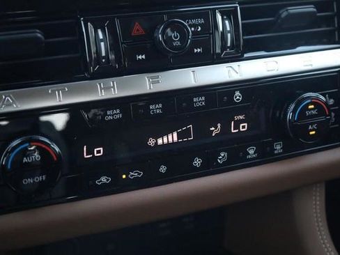 New 2026 Nissan Pathfinder Platinum AWD/4WD image 17