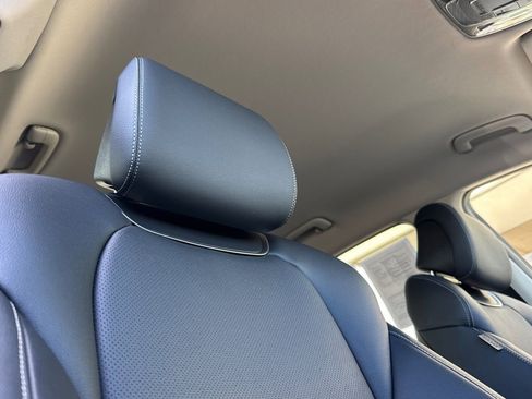 Used 2025 Genesis GV70 2.5T image 18