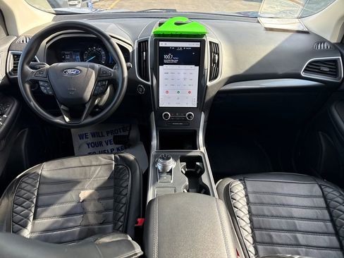 Certified 2022 Ford Edge SE w/ Black Appearance Package image 11