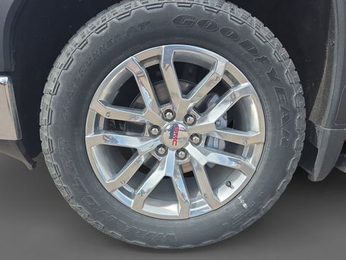 Used 2022 GMC Sierra 1500 SLT w/ SLT Premium Plus Package AWD/4WD image 16