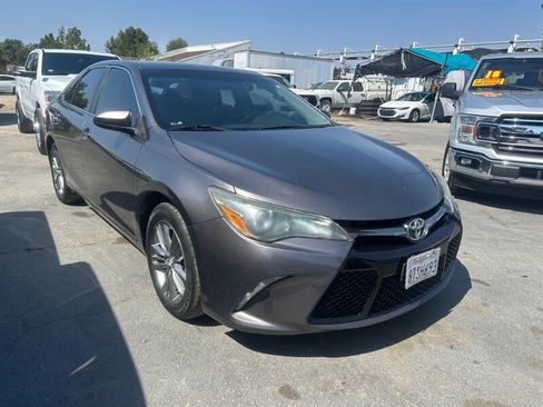 Used 2015 Toyota Camry SE FWD image 1