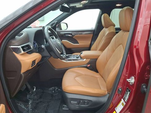 Used 2022 Toyota Highlander Platinum image 11