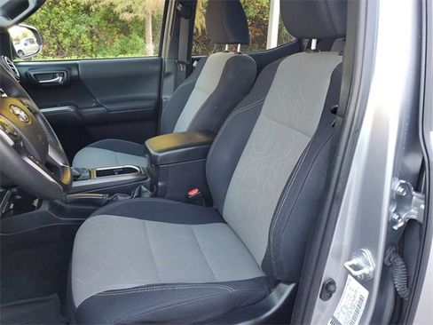 Used 2021 Toyota Tacoma TRD Off-Road image 19