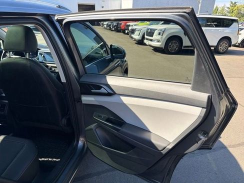 Used 2022 Volkswagen Taos SE AWD/4WD image 22