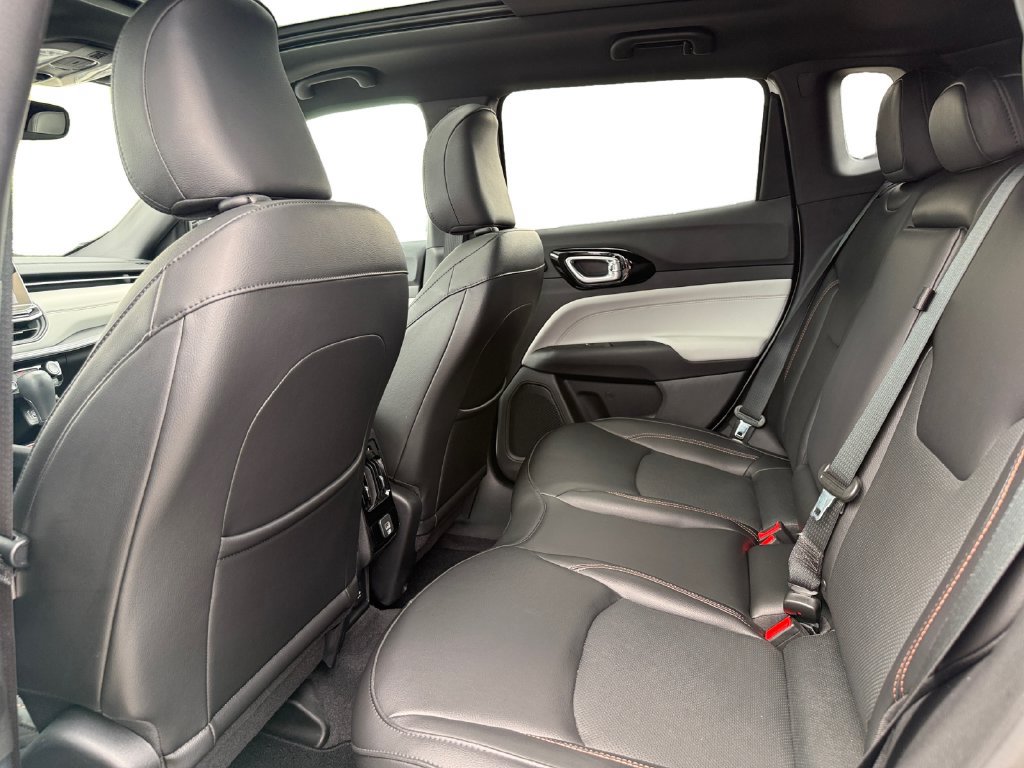 Used 2023 Jeep Compass Limited w/ Sun and Sound Group AWD/4WD image 27