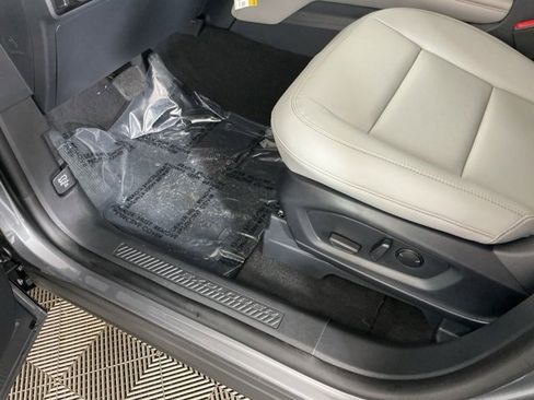 New 2026 Ford Explorer Active w/ Active Comfort Package image 15