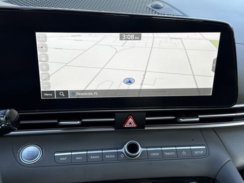 Used 2024 Hyundai Elantra SEL FWD image 21