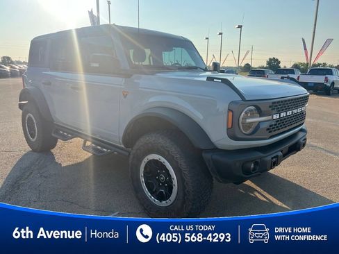 Used 2023 Ford Bronco Badlands w/ Sasquatch Package AWD/4WD image 3