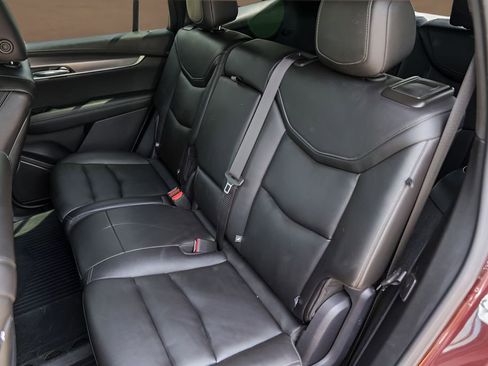 Used 2022 Cadillac XT6 Luxury FWD image 28