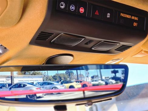 Used 2022 Chevrolet Corvette Stingray Premium Cpe w/ Z51 Performance Package image 22