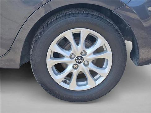 Used 2016 Toyota Yaris Sedan image 5