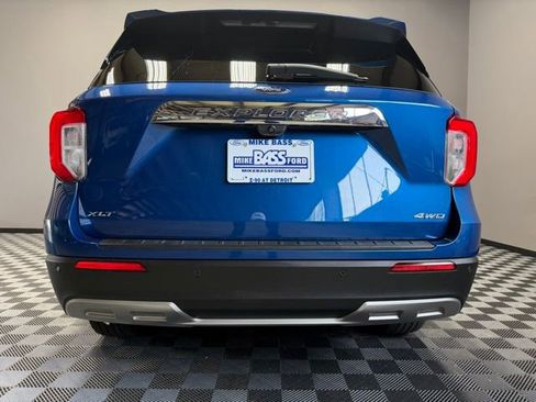 Used 2022 Ford Explorer XLT w/ Equipment Group 202A AWD/4WD image 10