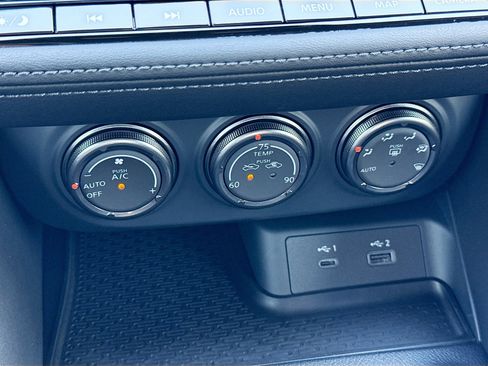 Used 2025 Nissan Z Performance w/ Floor Mat Package image 31