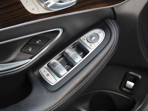 Used 2017 Mercedes-Benz C 300 4MATIC Sedan image 23