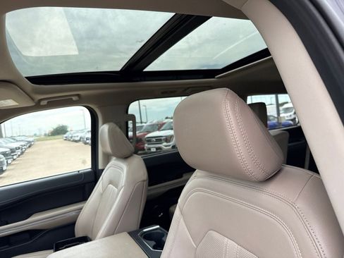 Used 2024 Ford Expedition Limited RWD image 22