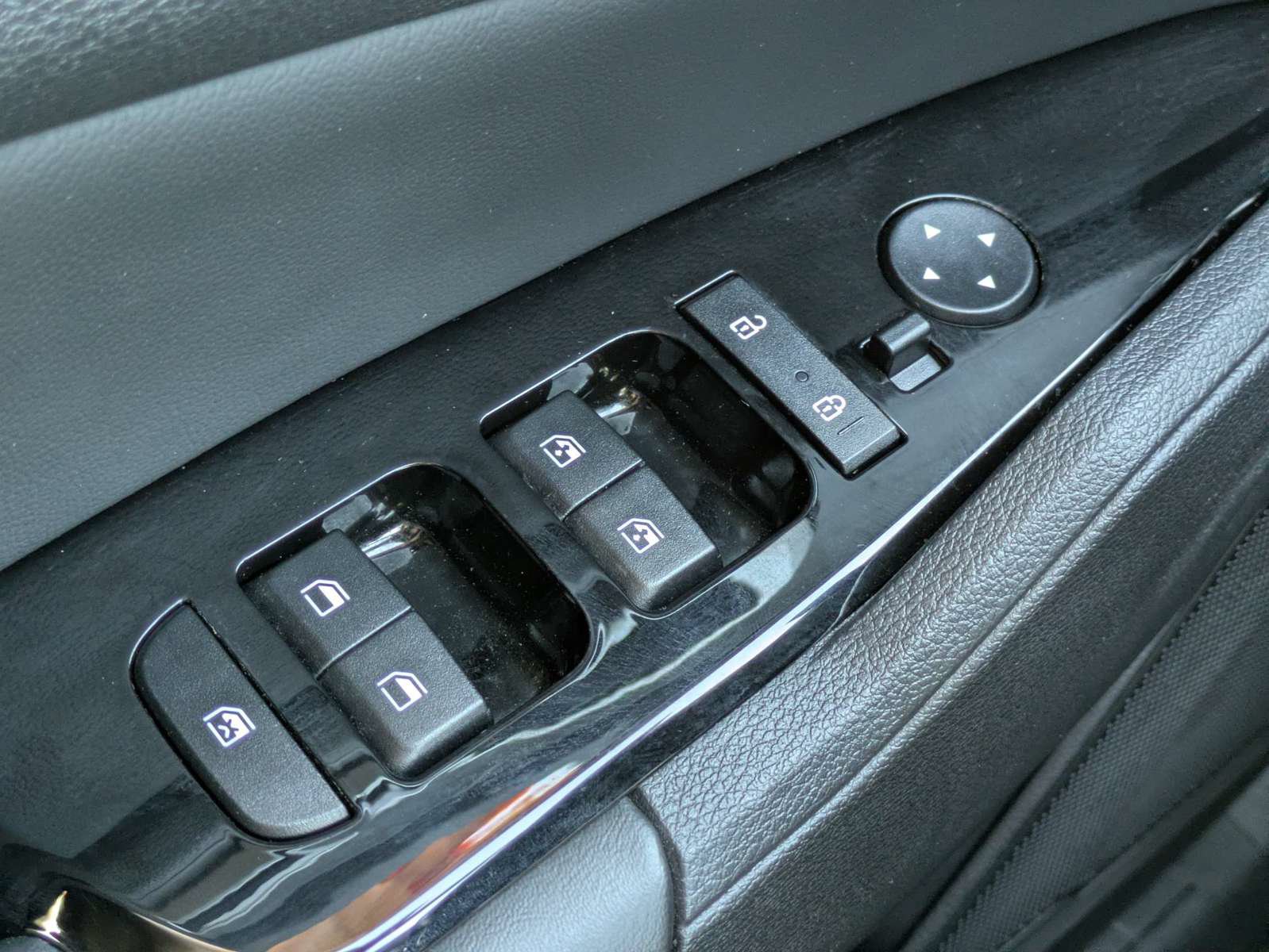 Certified 2024 Kia Sportage X-Line w/ X-Line Premium Package AWD/4WD image 19