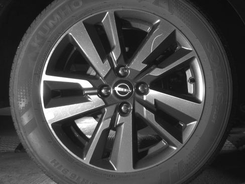 Used 2025 Nissan Versa SV FWD image 18