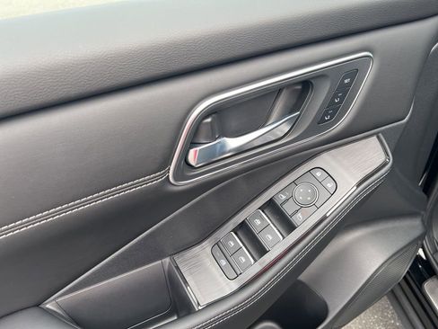 New 2026 Nissan Rogue Platinum w/ Platinum Premium Package image 13