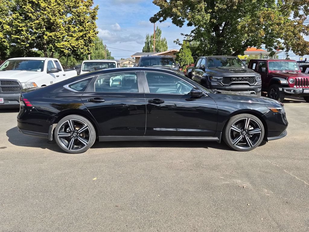 Used 2024 Honda Accord Sport image 8