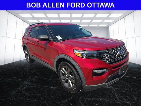 Used 2021 Ford Explorer XLT w/ Equipment Group 202A RWD image 3