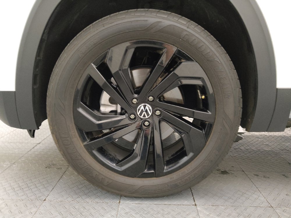 Used 2023 Volkswagen Atlas SE w/ Black Wheel Package FWD image 31