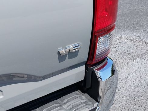 Used 2019 Toyota Tacoma SR5 AWD/4WD image 16