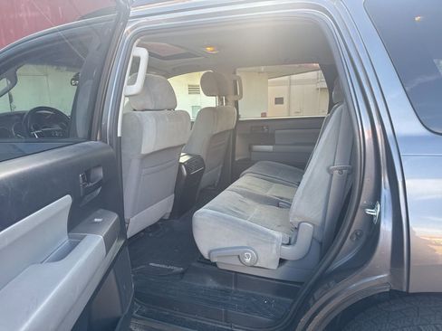 Used 2017 Toyota Sequoia SR5 image 24