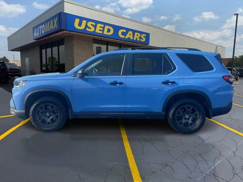 Used 2024 Honda Pilot TrailSport image 8