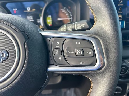 Used 2024 Jeep Wrangler Unlimited Sahara AWD/4WD image 41