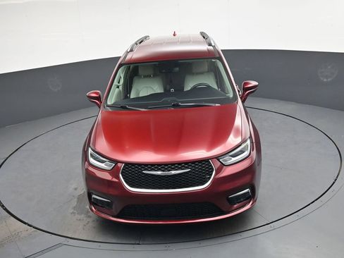 Used 2021 Chrysler Pacifica Touring-L image 34