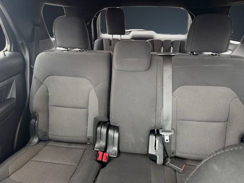 Used 2019 Ford Explorer XLT image 13