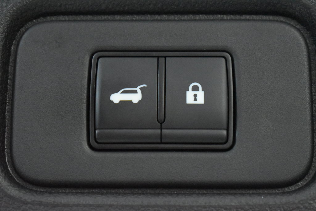 Certified 2025 Nissan Pathfinder SV FWD image 35