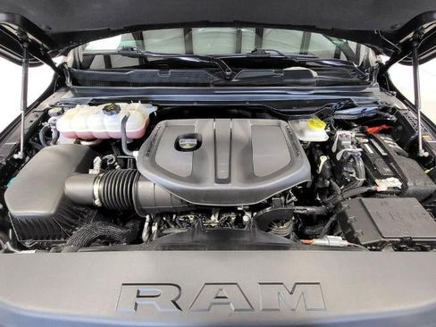 Used 2025 RAM 1500 Big Horn AWD/4WD image 9