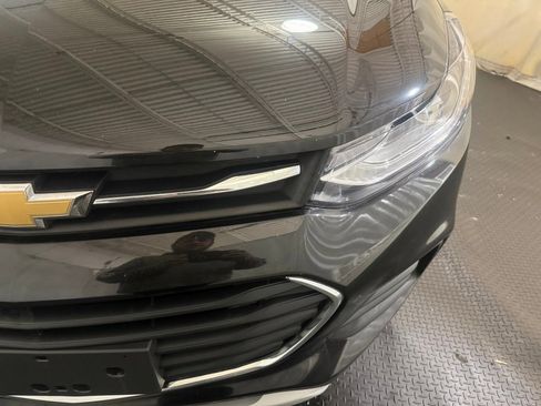 Used 2019 Chevrolet Trax LT w/ LT Convenience Package image 5