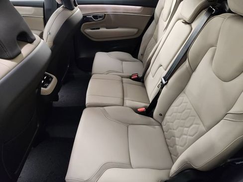 New 2026 Volvo XC90 B6 Plus w/ Protection Package Premier AWD/4WD image 30