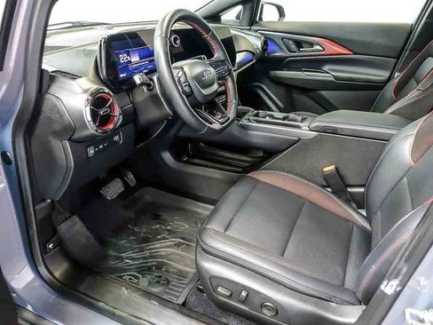 Certified 2024 Chevrolet Equinox EV RS FWD image 13